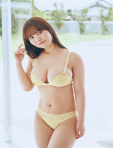 《老妇女擦她下面毛茸茸的-18jzz大全中文》