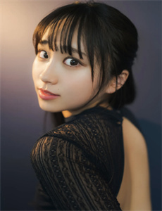 《美国GARY视频-女人迈开腿让男生吃菜的吃草莓》