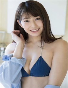 《大龟慢慢挺进女友闺蜜电影-美女和男人亲热》